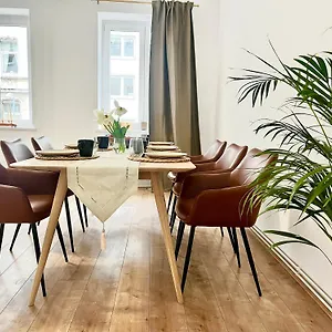 Design - Parking - Kingsize-bett - 2x Bad - Zentrum Duitsland